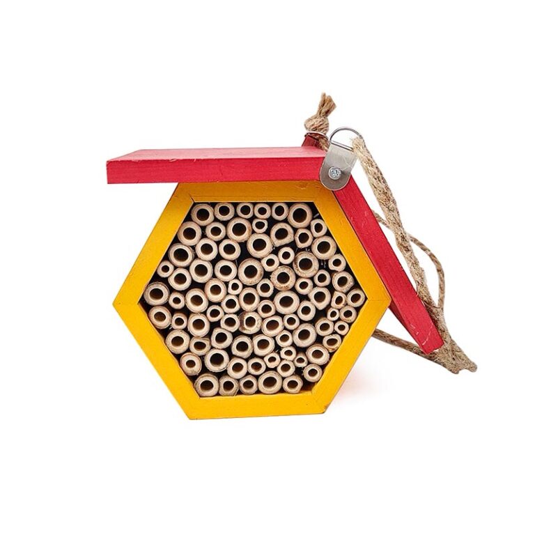 wooden bee house (1)