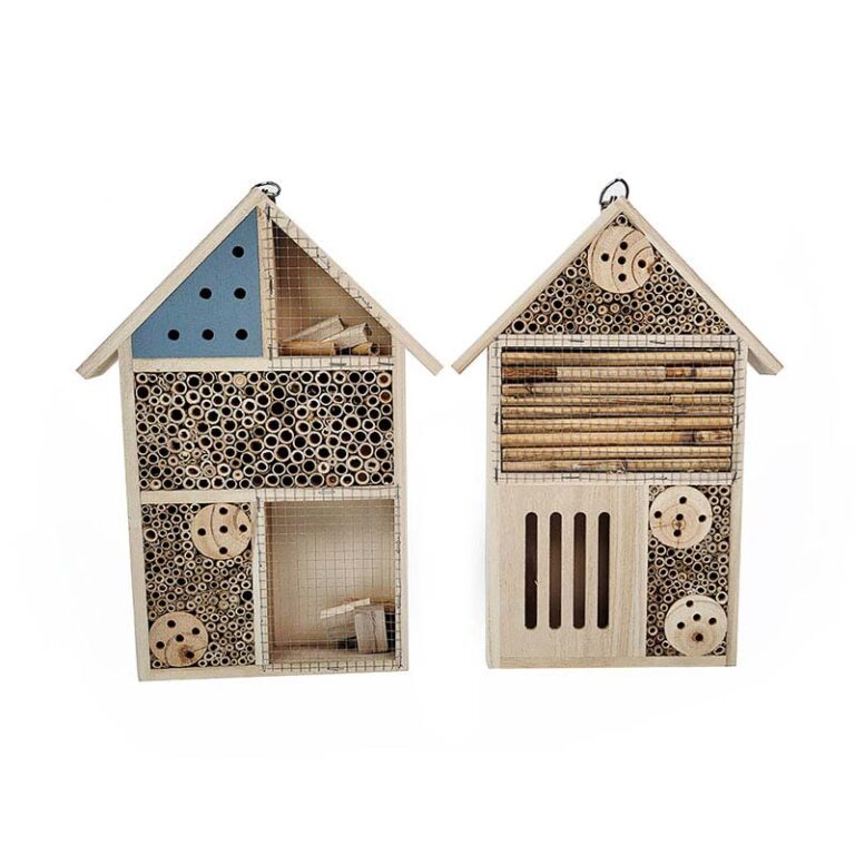 wooden insect house (1)